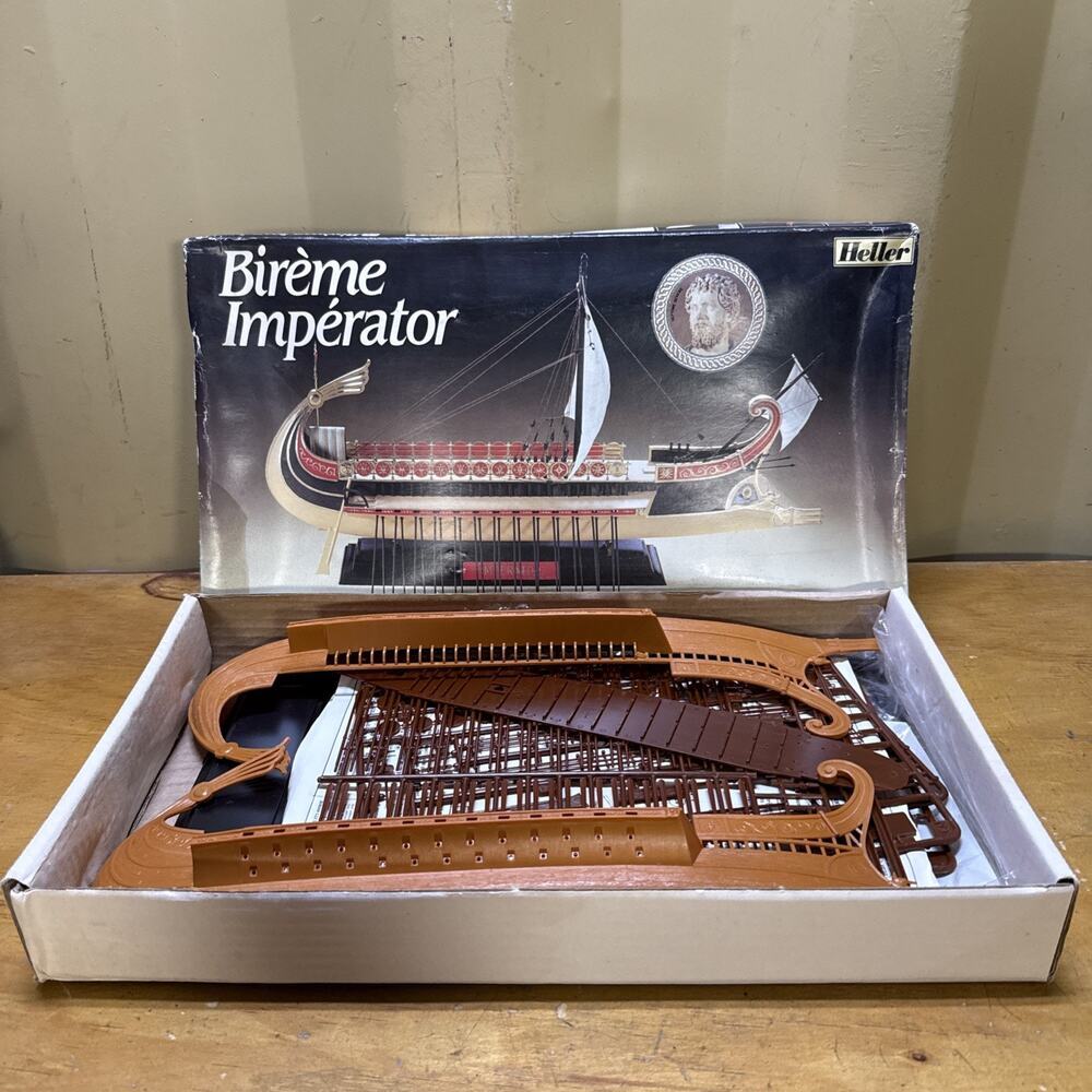 Heller 1/75 Scale Bireme Imperator As-is